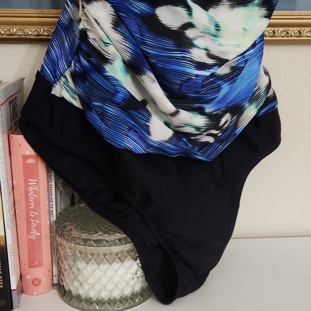 Christina Black and White Swimsuit Size 10 Medium Beach Pool Party Cruise - Picture 4 of 9